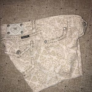 Miss Me Shorts, waist 29”